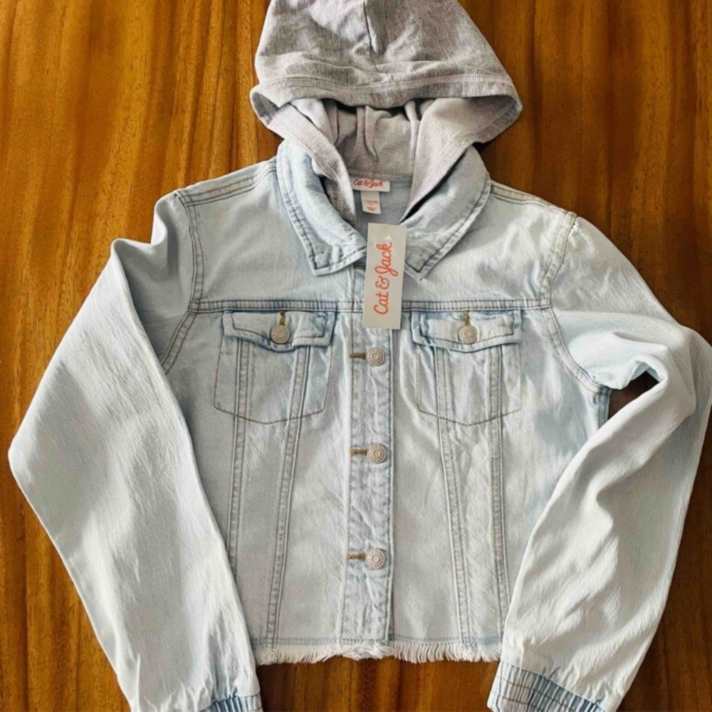 DENIM JACKET GIRL